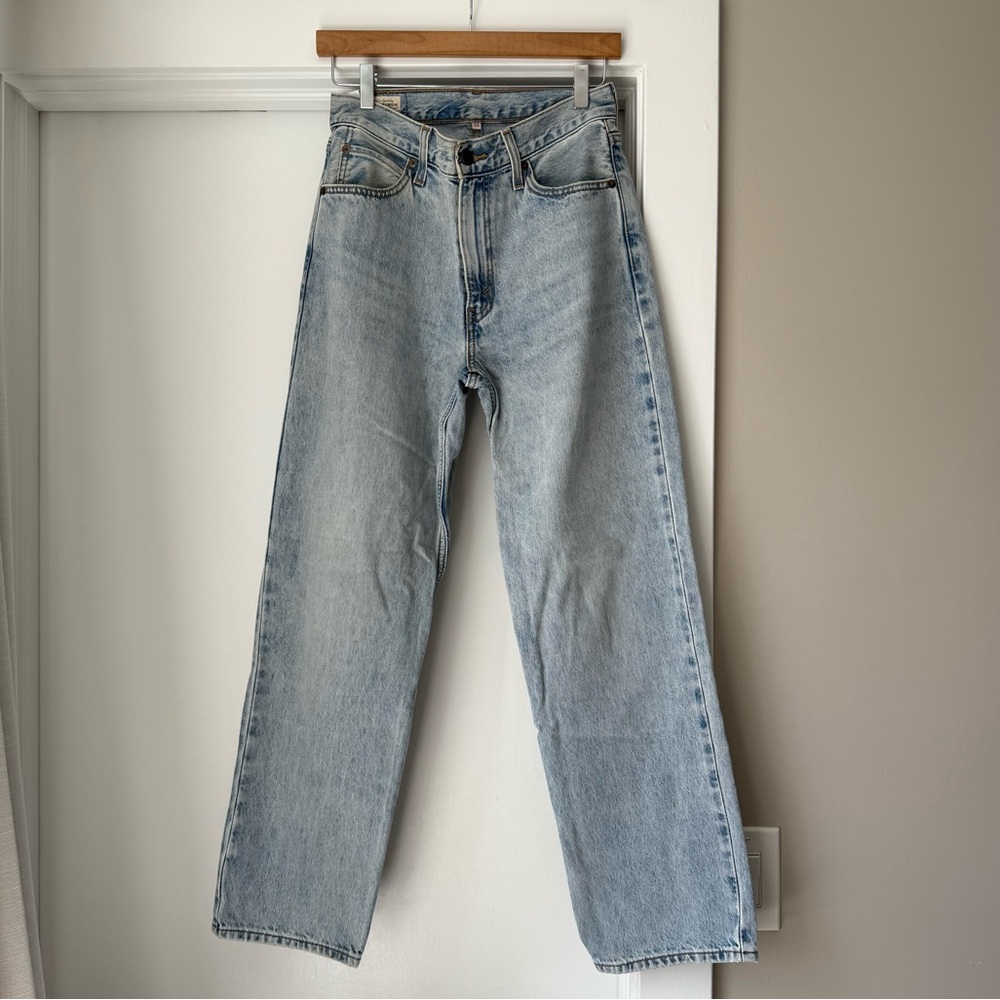 Levi’s light wash baggy dad jean